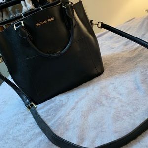 Michael Korda purse/crossbody